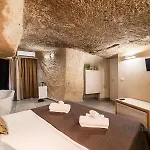 La Casa Nel Tufo By Domusextra 나폴리